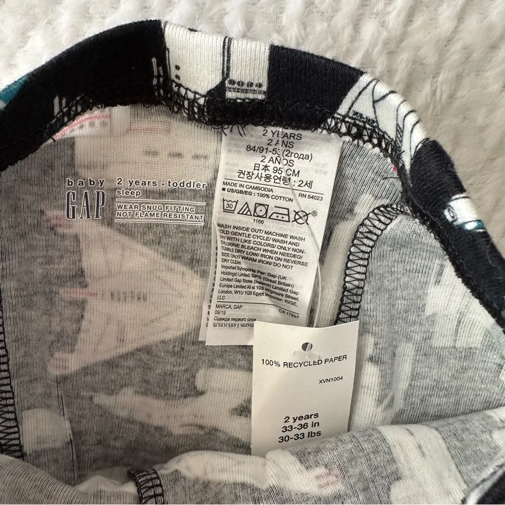 Gap Rocket/Space Ship Pajamas size 2